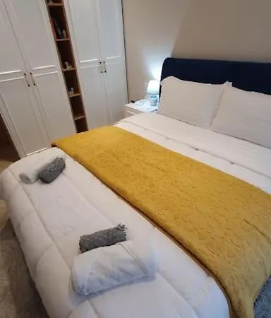 Apartment Luxury At Marini's Tirana