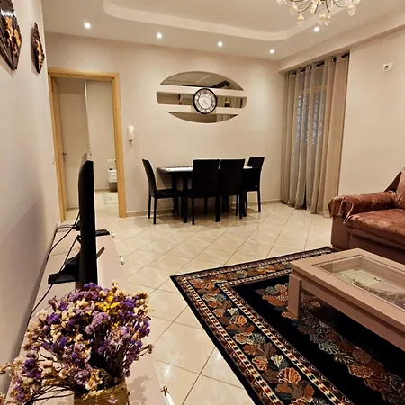Luxury At Marini's Apartamento Tirana
